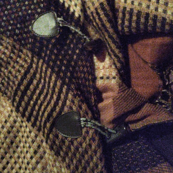 Shawl - Picture 2 of 2